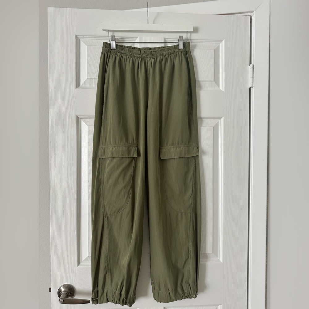 MODERN WORKS Olive Green Cargo Pants, M, Excellent condition